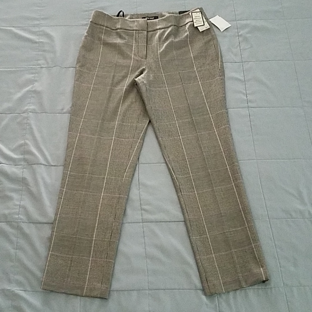 NWTS NINE WEST DRESS PANT. SIZE 8